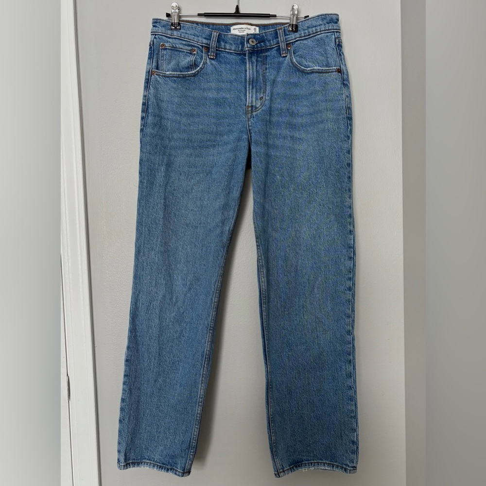 Abercrombie & Fitch The Straight Mid Rise Jeans | Light Blue | 29/8s